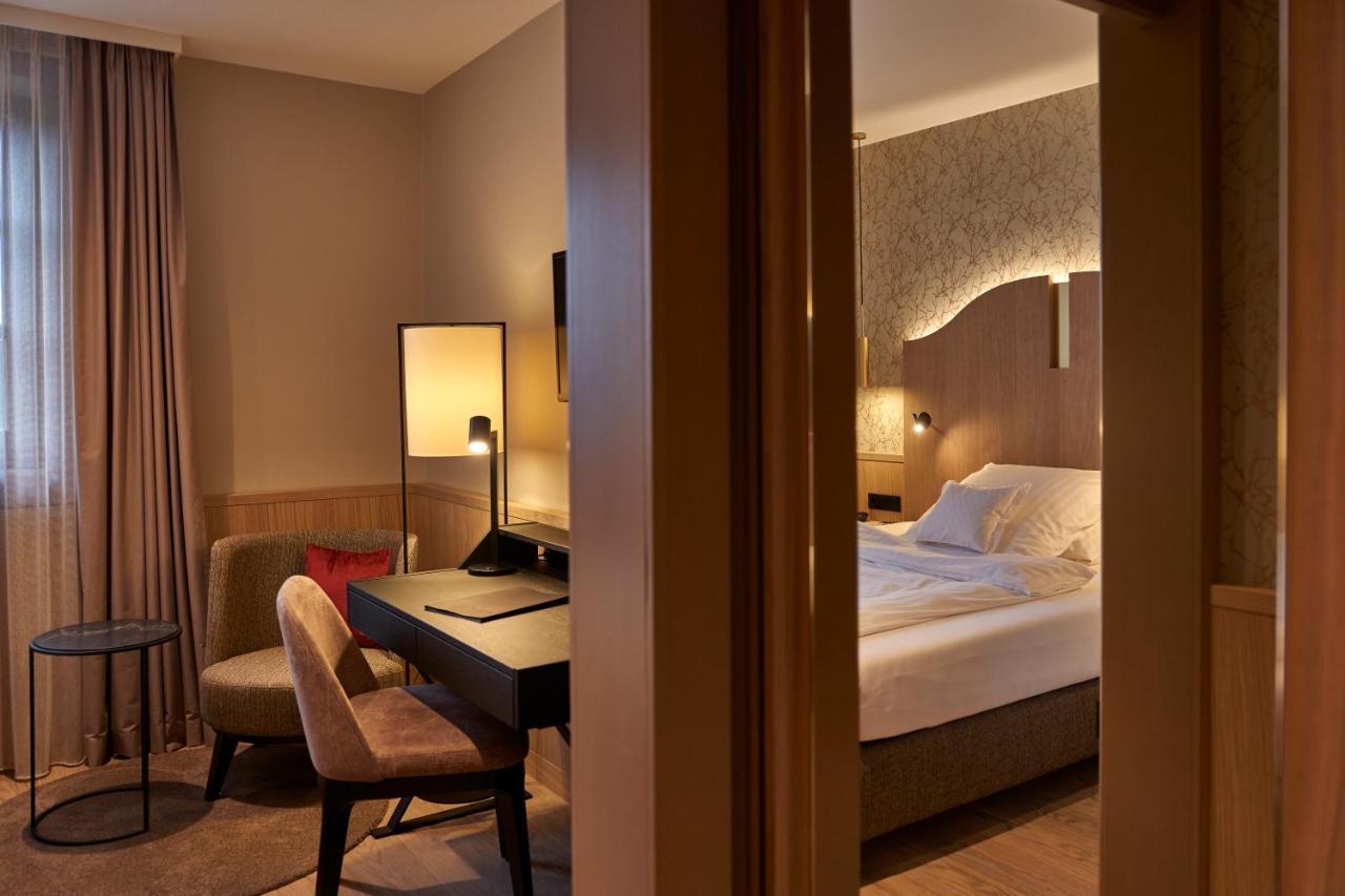 Hotel Zur Waldbahn 즈위젤 외부 사진