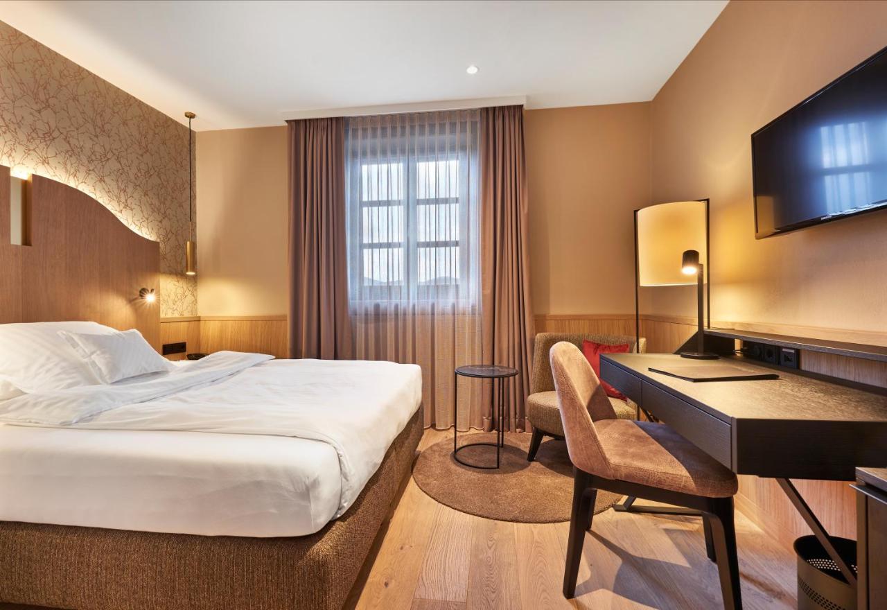 Hotel Zur Waldbahn 즈위젤 외부 사진