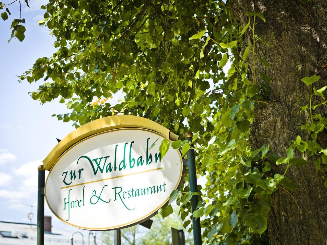 Hotel Zur Waldbahn 즈위젤 외부 사진