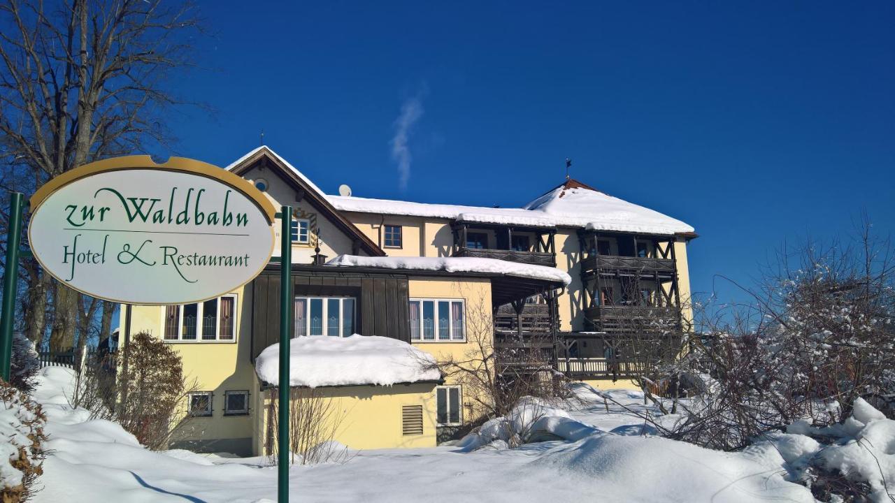 Hotel Zur Waldbahn 즈위젤 외부 사진
